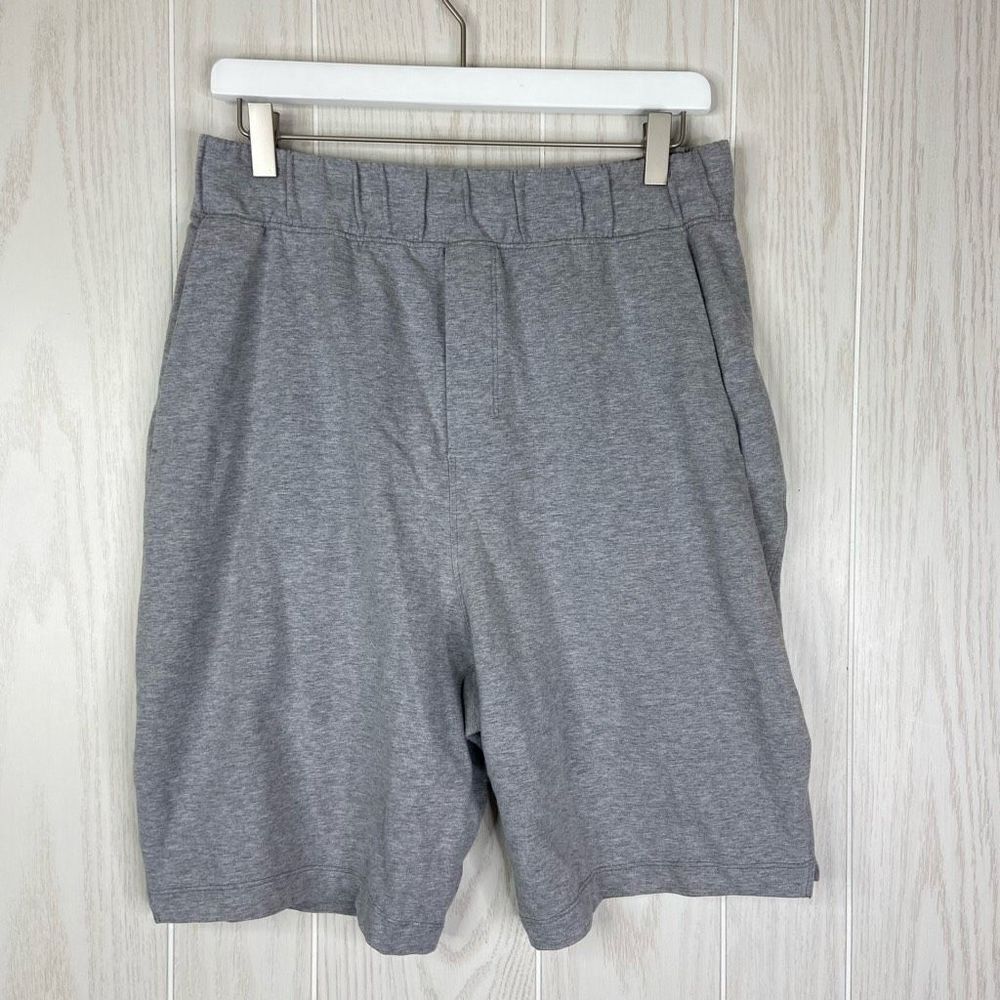 Lululemon Men’s Connector Shorts
Heathered Grey Size M 8.5” Inseam